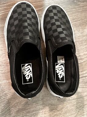 Vans Classic Slip on- Size 7 Woman’s